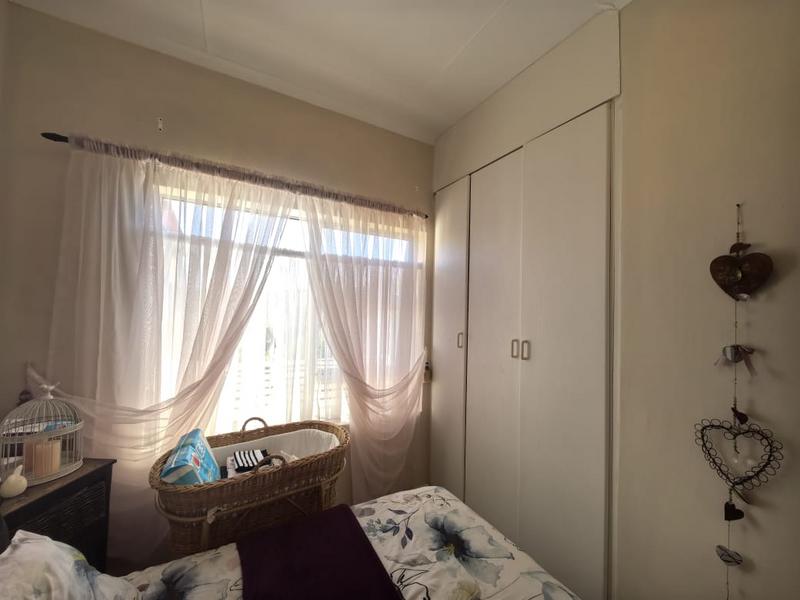 3 Bedroom Property for Sale in Fraaiuitsig Western Cape